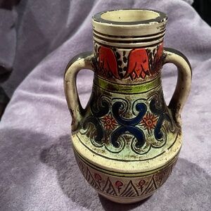 RARE VINTAGE JAPANESE POTTERY VASE MARKS "GRANTCREST JAPAN" ON BASE. 9" tall